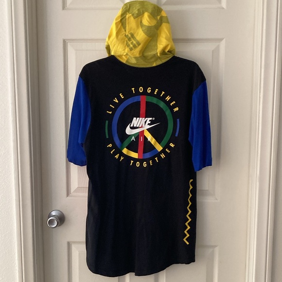 NIKE Hooded T Shirt The Nike Tee Size M Black Blue Yellow Red White Green - Picture 8 of 12